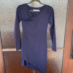 Susana Monaco navy v neck angled hem mini dress in size med.